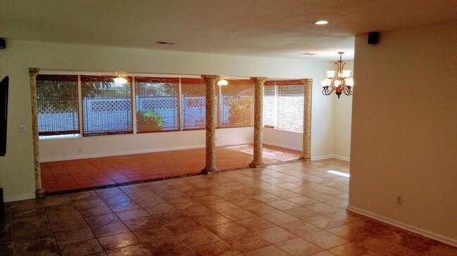 Building Photo - 12835 Indian Rocks Rd