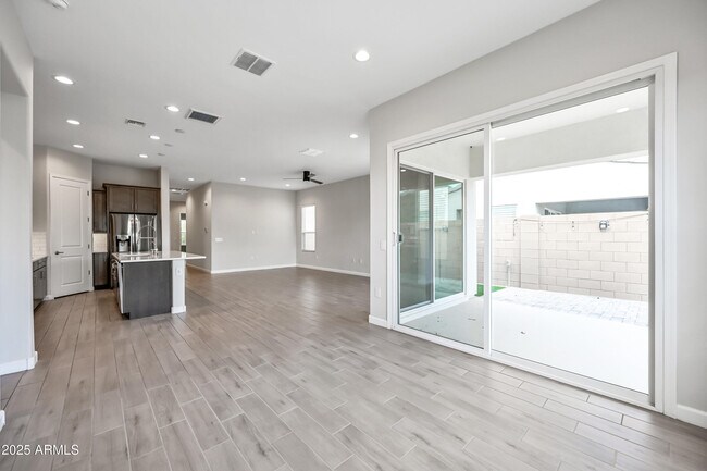 Foto del edificio - 2320 E Saguaro Park Ln