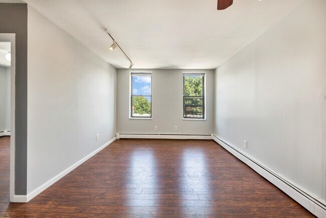 Foto del edificio - 787 Summit Ave