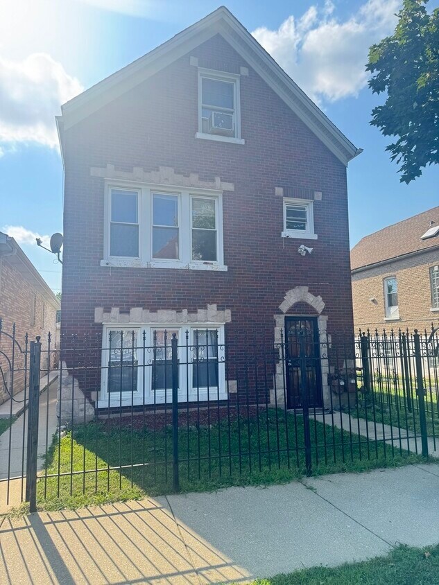 Foto principal - 3028 S Springfield Ave