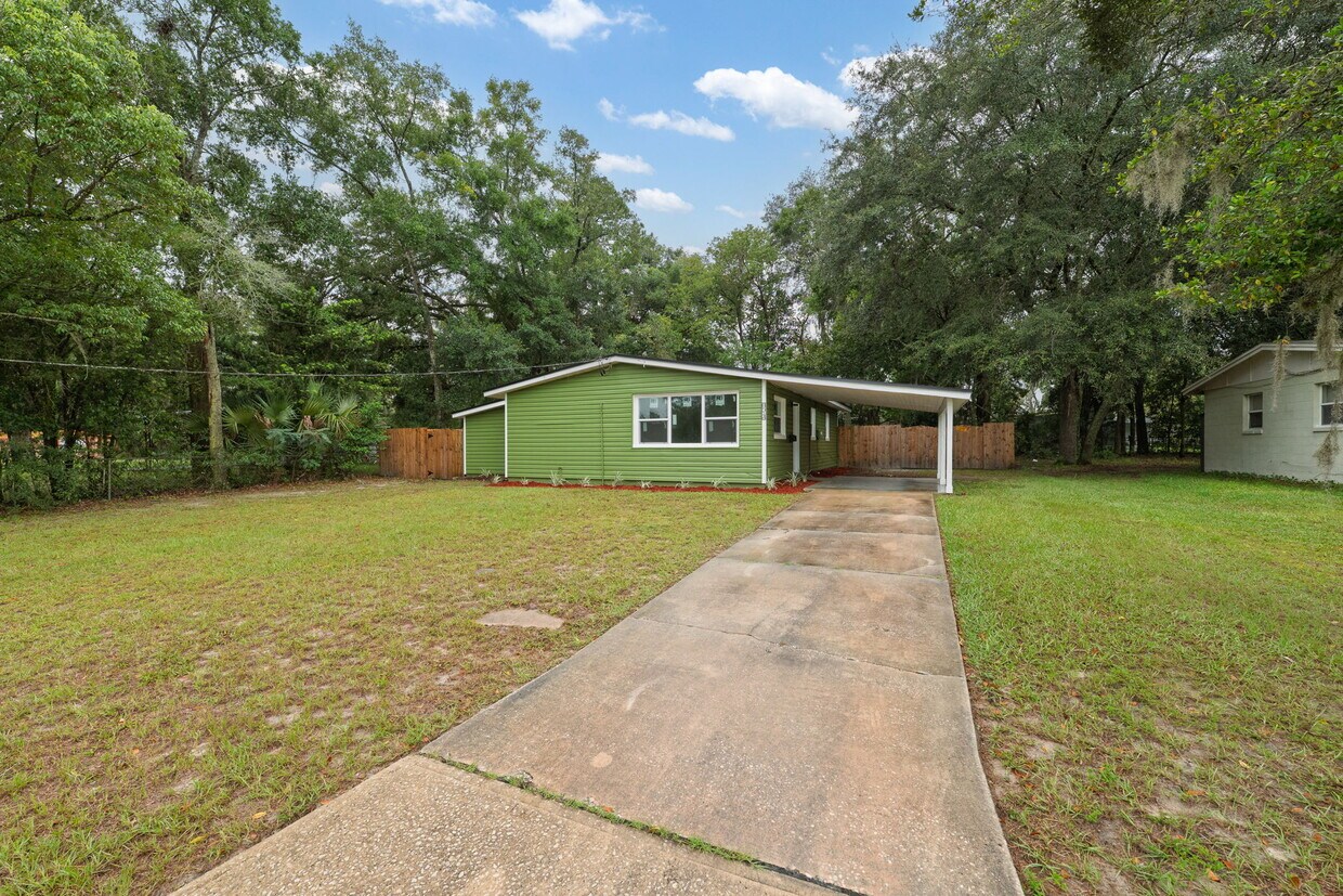 Foto principal - 8514 Oak Leaf Rd