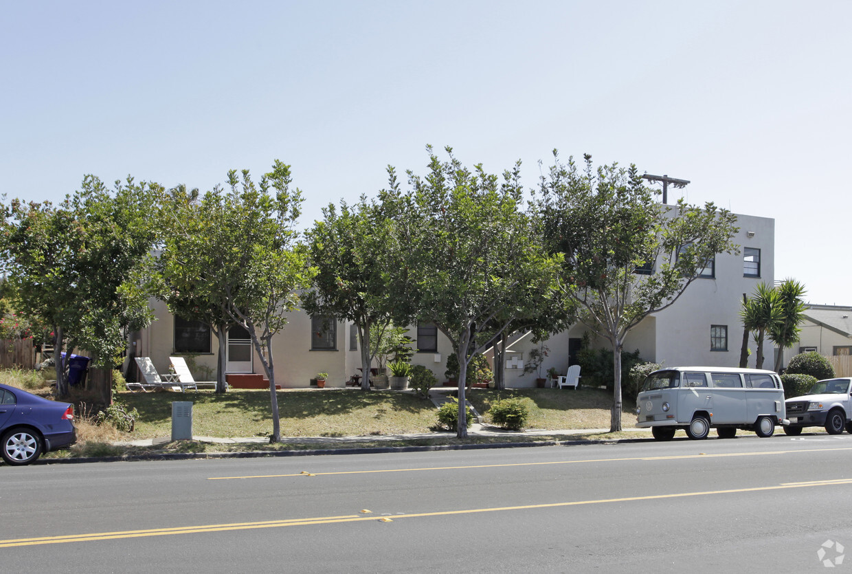 Building Photo - 2525-2533 Adams Ave