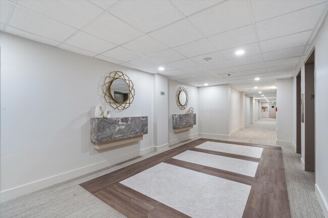 Building Photo - 4505 S Ocean Blvd