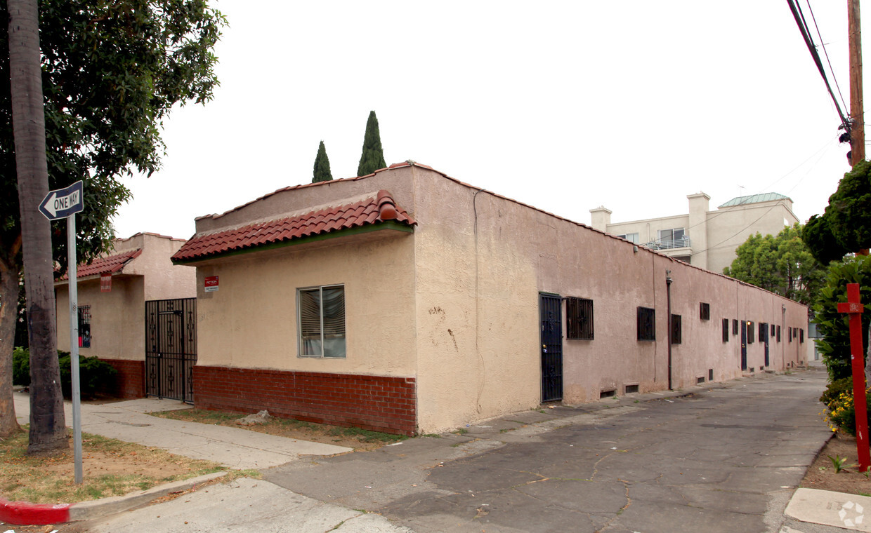 Primary Photo - 627-629 W 3rd St