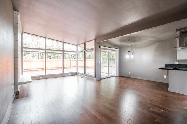 Foto del edificio - 837 Woodmansee Ct SE