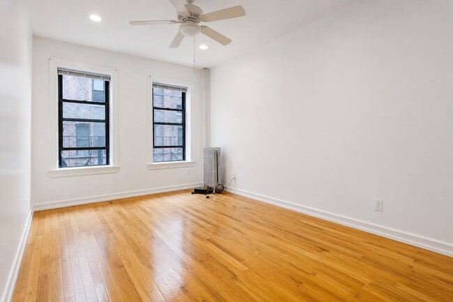 Building Photo - 4305 Broadway