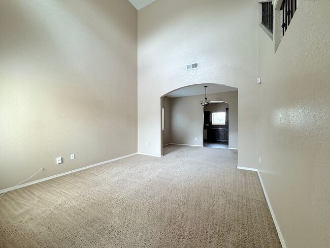 Building Photo - Sandstone Ranch Estates 3 Bed Refrig A/C!