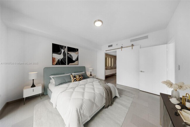 Foto del edificio - 88 SW 7th St