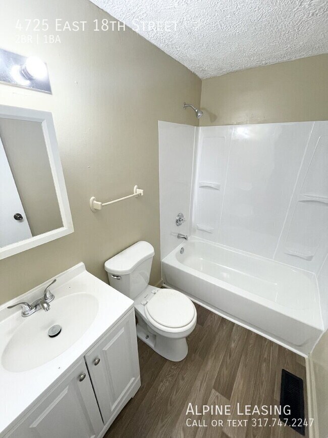 Foto del edificio - 4725 E 18th St