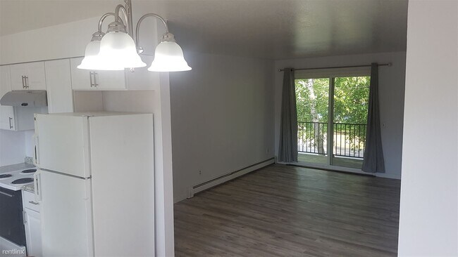 Building Photo - 2 br, 1 bath 4plex - 3807 Carleton Ave