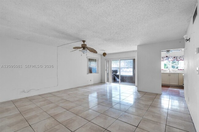 Foto del edificio - 4047 NW 16th St