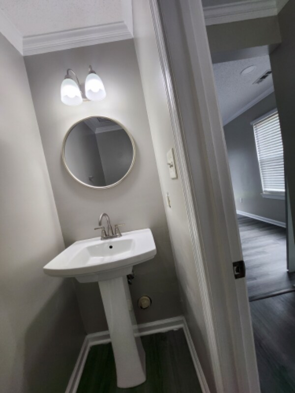 Foto del edificio - 5255 Johnstown Ln