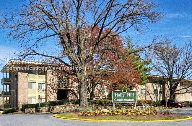 Foto del edificio - 7111 Donnell Pl