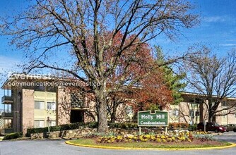Building Photo - 7111 Donnell Pl