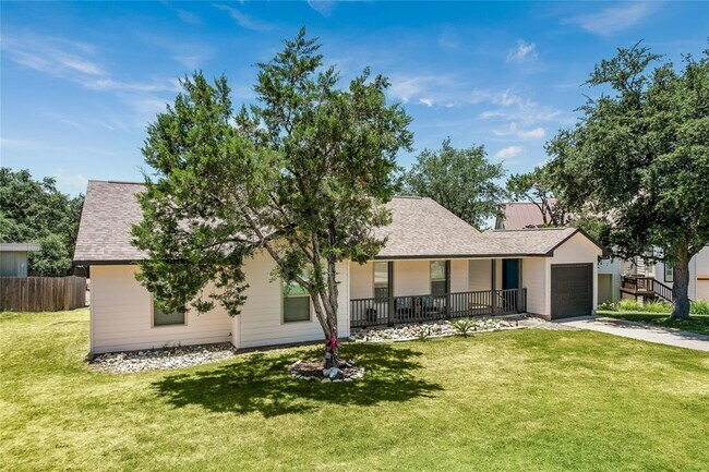 Building Photo - 604 Whispering Hollow Cir
