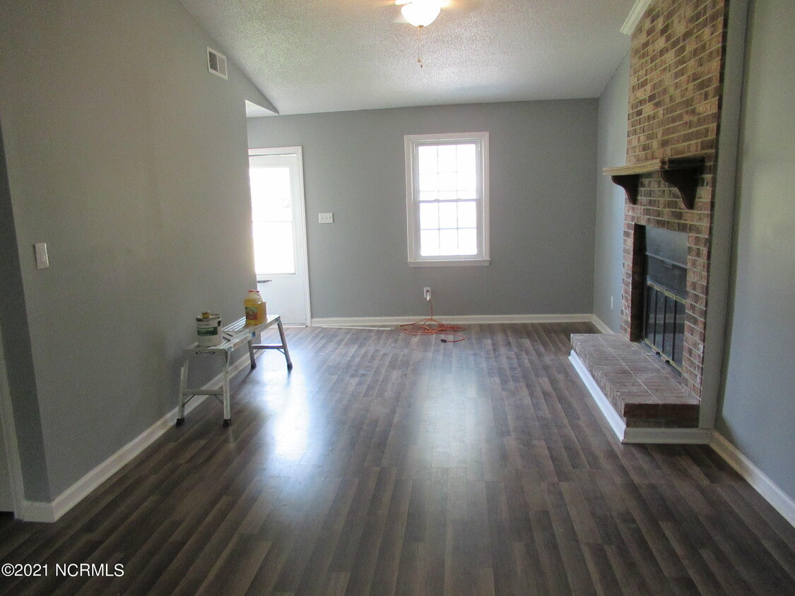 Primary Photo - 232 Cedar Creek Dr