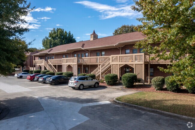 Foto del edificio - Summer Courtyard Apartments