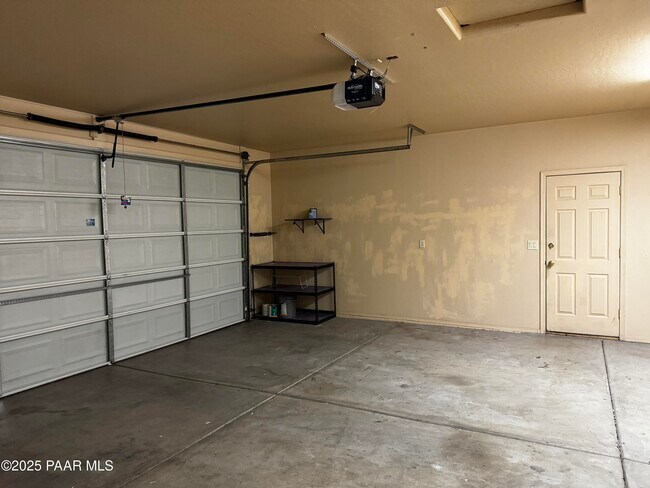 Building Photo - 6830 E Sandhurst Dr