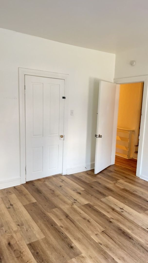 Building Photo - Spacious 5 Bedroom 1 Bath House, Parking-Y...