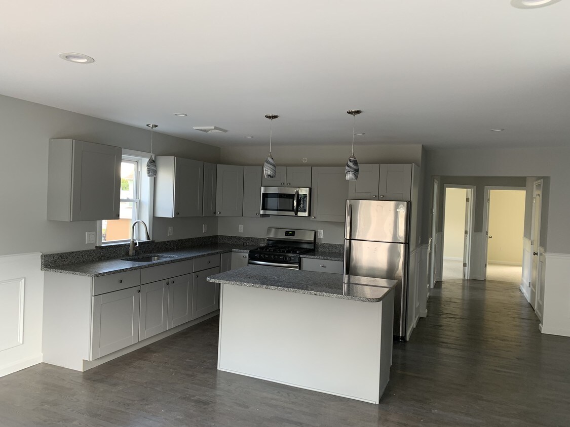 Foto principal - 481 East St