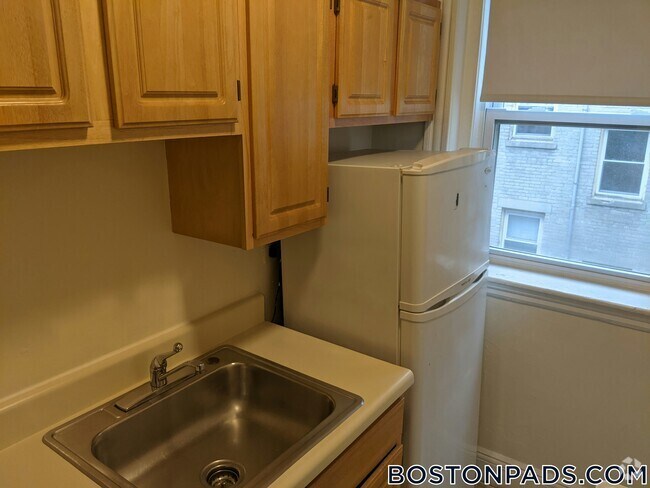 Building Photo - 1209 Boylston St