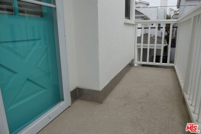 Foto del edificio - 309 Jasmine Ave
