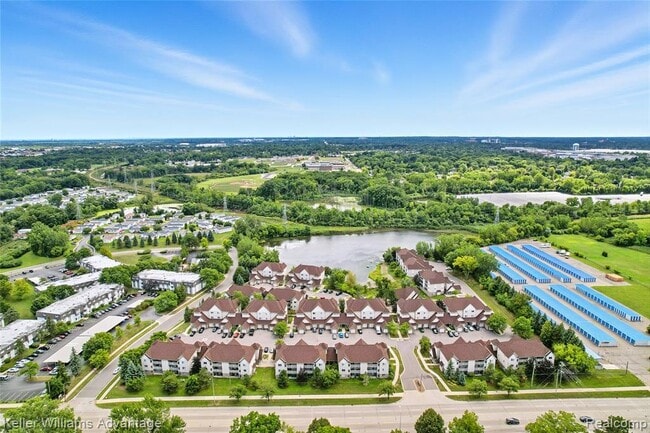 Building Photo - 863 Brandon Ave