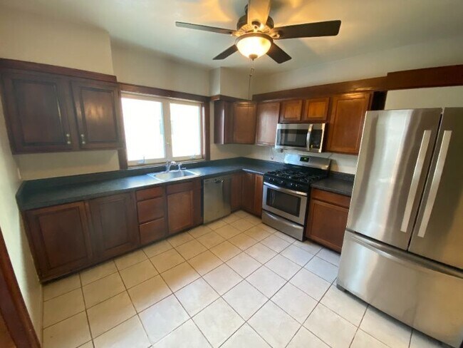 Foto del edificio - 2146 S Winchester St