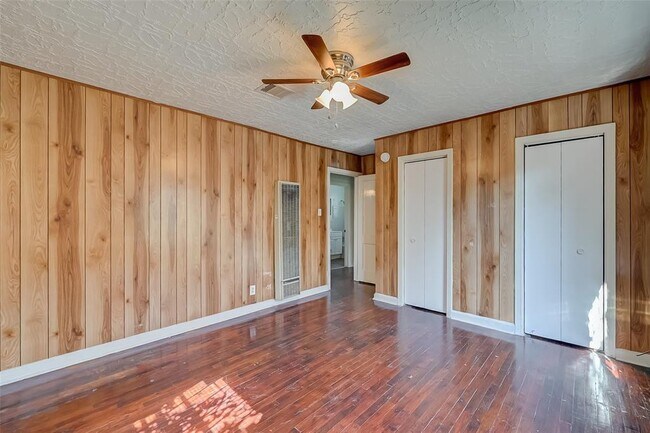 Foto del edificio - 4905 Brinkley St