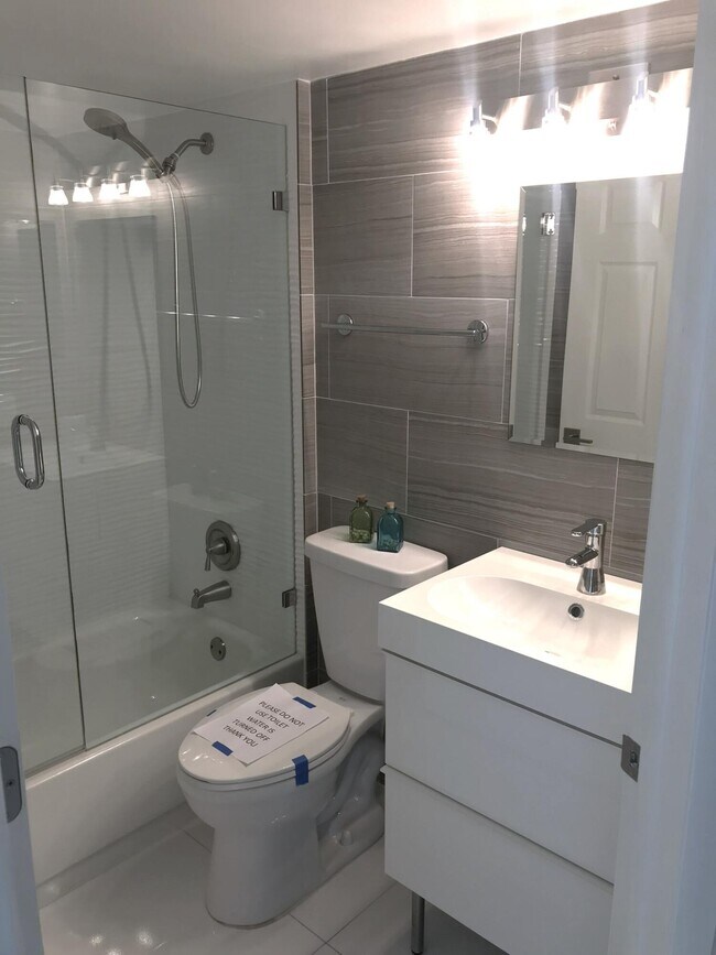 Building Photo - 9539 Boca Cove Cir