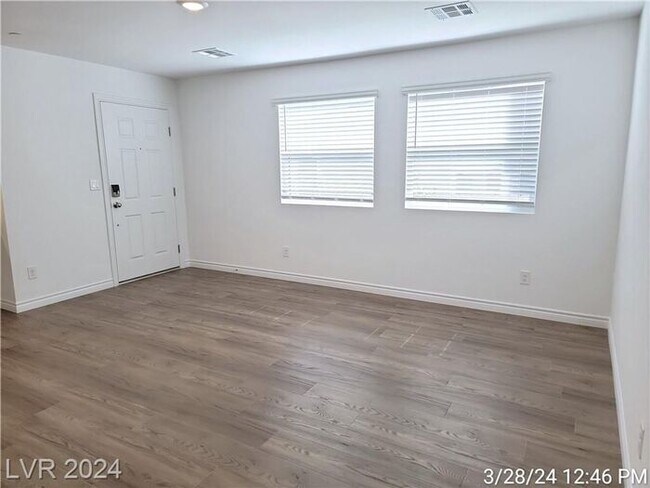 Foto del edificio - COMING SOON - Ready no later than the middle of February!