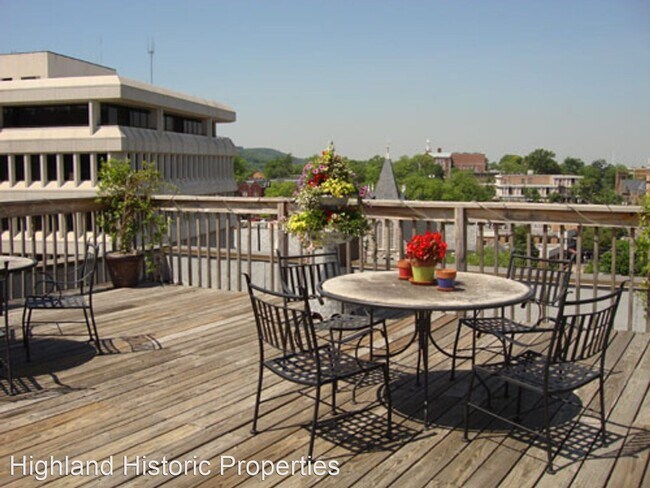 Building Photo - Studio, 1 bath Apartment - 2124 Highland A...