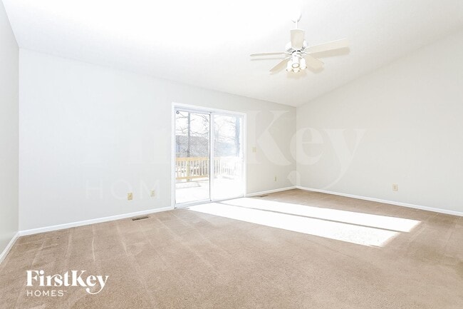 Building Photo - 1961 Big Tree Dr