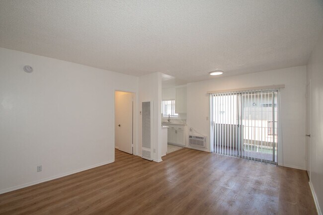 Foto del edificio - 10925 Peach Grove St