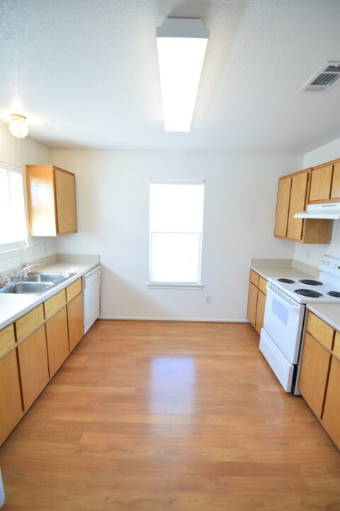 Building Photo - 3105 Westwood Dr