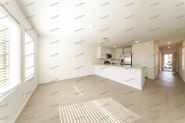 Building Photo - 2000 Wolford Wy