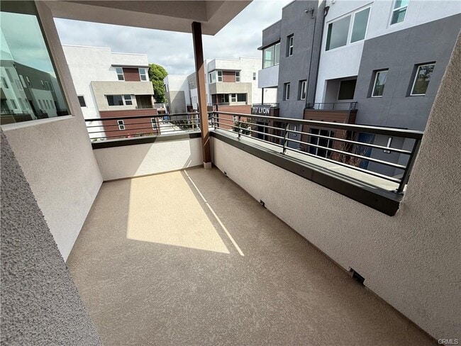 Foto del edificio - 693 S Lyon St