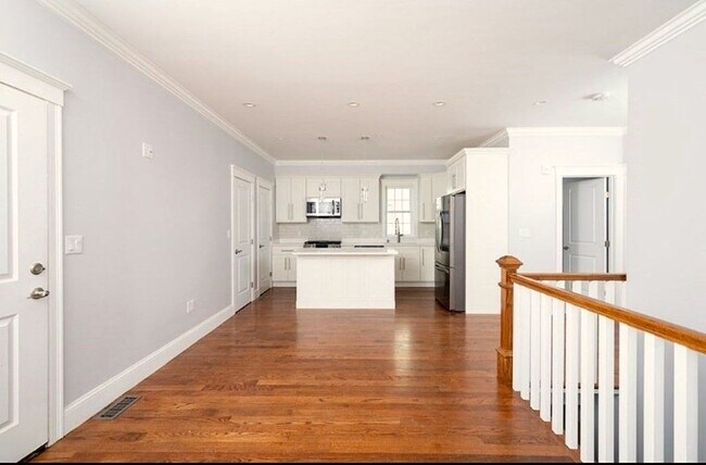 Foto del edificio - 102 Neponset Ave