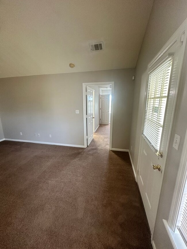 Building Photo - 3 Bedroom 2 Bath Located in Valdosta, GA