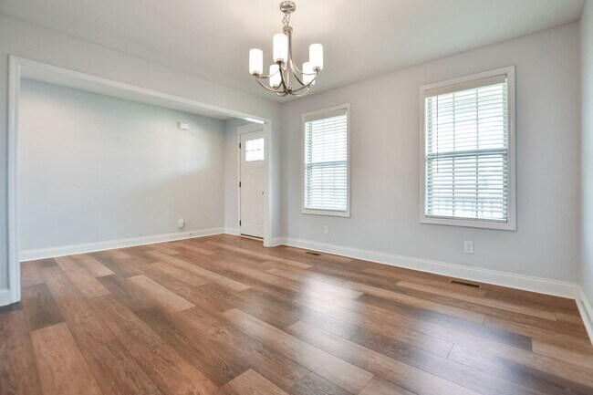 Foto del edificio - Pet Friendly Four Bedroom!