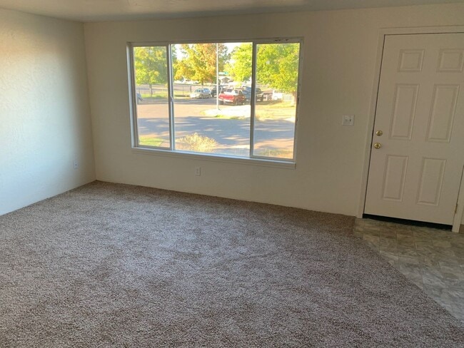 Building Photo - 288