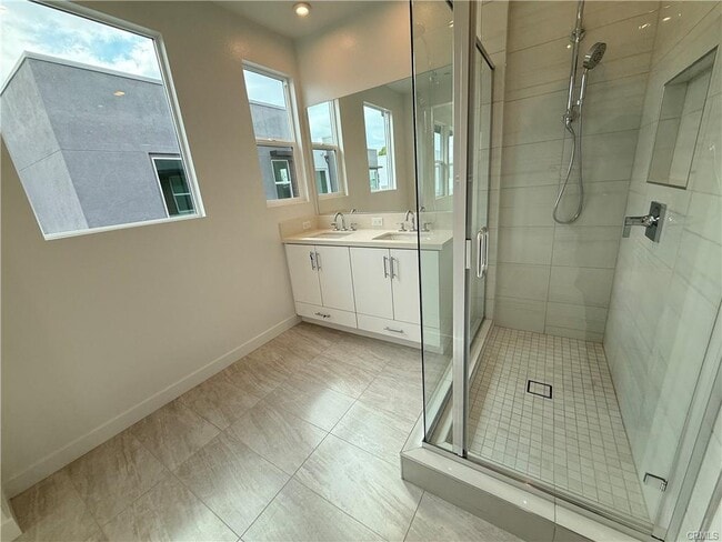 Foto del edificio - 693 S Lyon St