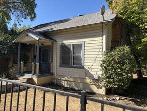 Building Photo - 2892 Coloma St
