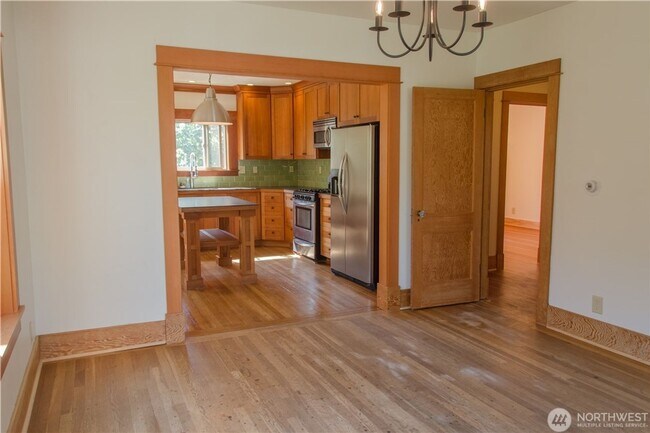 Building Photo - 4Bd/2Ba Seattle Home