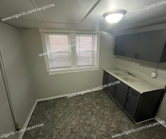 Building Photo - 658 Connecticut St