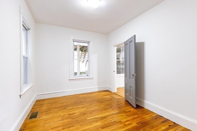 Building Photo - 178 L St