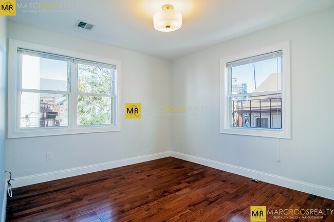 Foto del edificio - 230 Maverick St