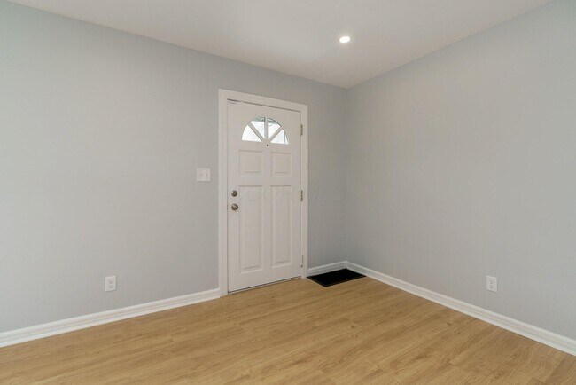 Foto del edificio - 2228 Holt Ave