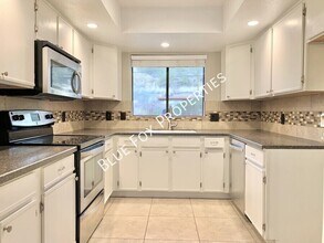 Building Photo - 7255 E Snyder Rd