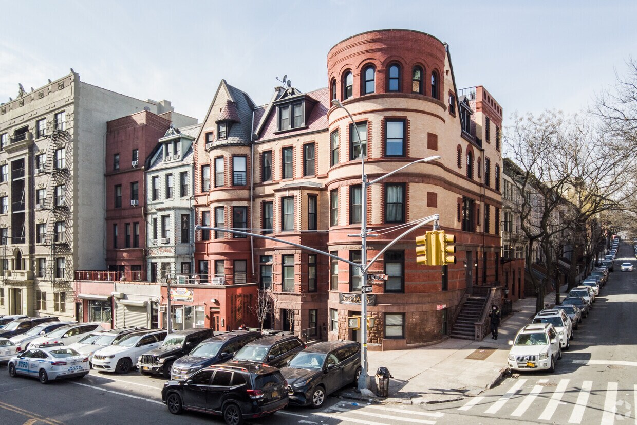 Primary Photo - 721 Saint Nicholas Ave